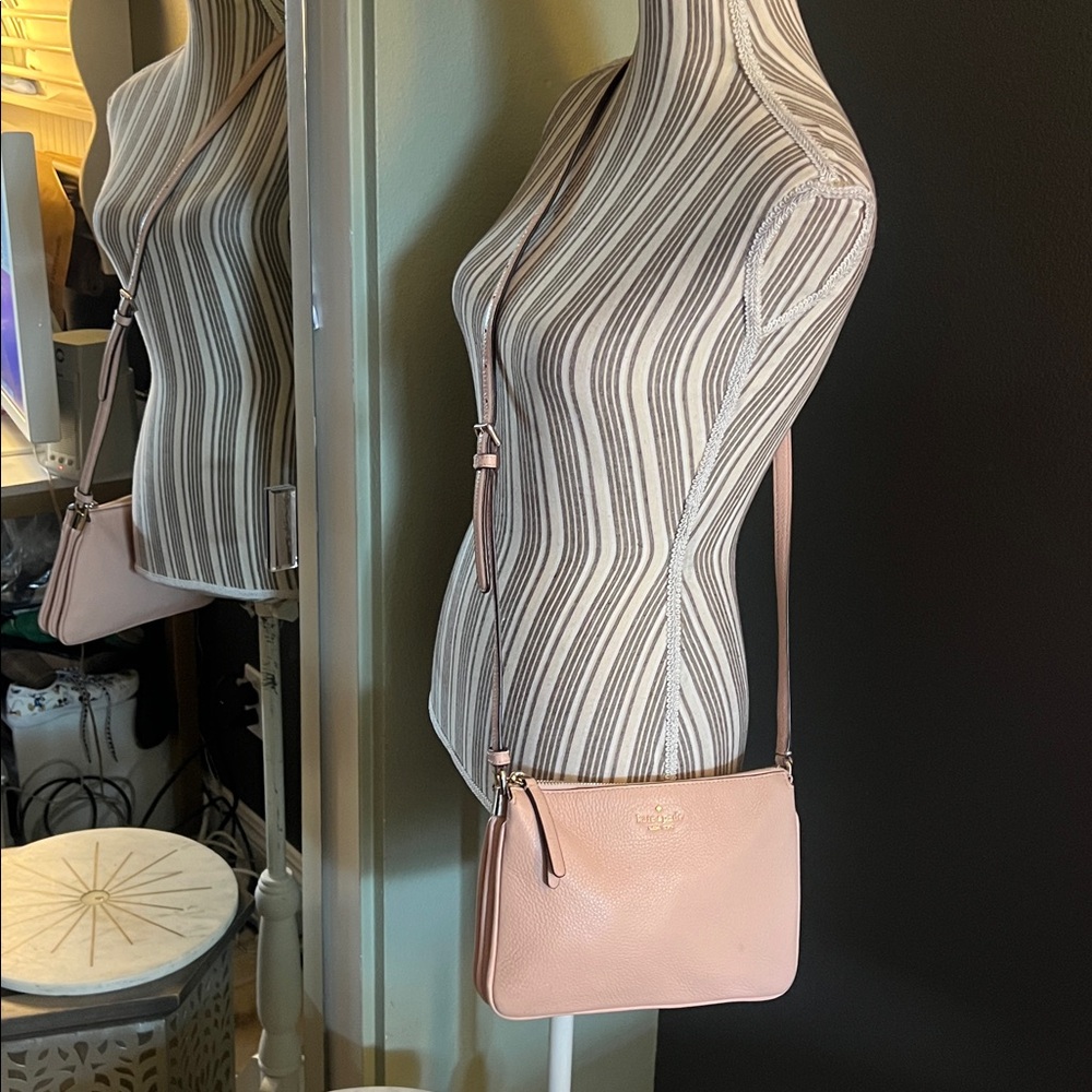 🛑 1 hour sale. Kate Spade, ♠️ Blush Crossbody Purse
